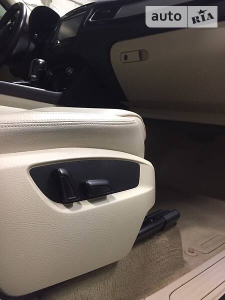 Позашляховик / Кросовер Volkswagen Touareg 2011 в Луцьку