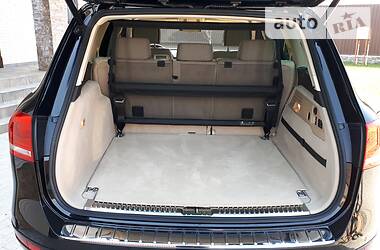 Позашляховик / Кросовер Volkswagen Touareg 2011 в 
