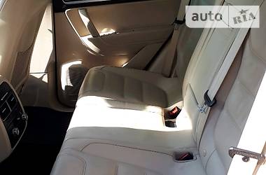 Позашляховик / Кросовер Volkswagen Touareg 2011 в 