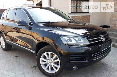 Позашляховик / Кросовер Volkswagen Touareg 2011 в 