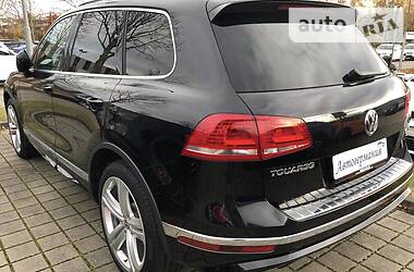 Позашляховик / Кросовер Volkswagen Touareg 2017 в 