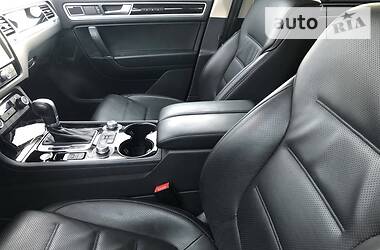 Позашляховик / Кросовер Volkswagen Touareg 2017 в 