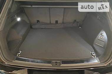 Позашляховик / Кросовер Volkswagen Touareg 2020 в 