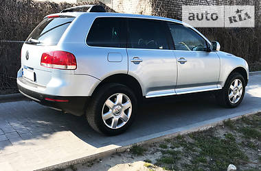 Позашляховик / Кросовер Volkswagen Touareg 2004 в 