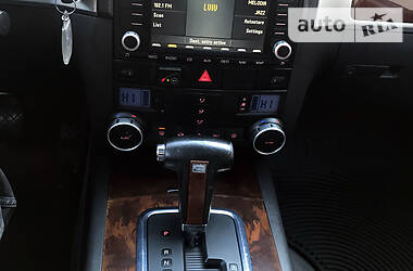 Позашляховик / Кросовер Volkswagen Touareg 2004 в 