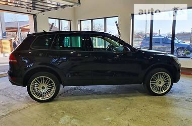Позашляховик / Кросовер Volkswagen Touareg 2012 в 