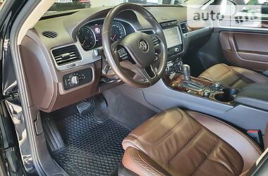 Позашляховик / Кросовер Volkswagen Touareg 2012 в 