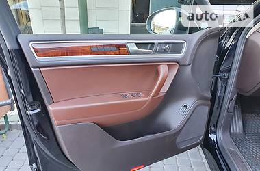 Позашляховик / Кросовер Volkswagen Touareg 2012 в 