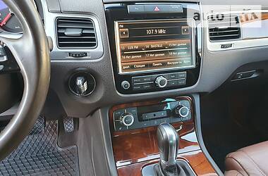 Позашляховик / Кросовер Volkswagen Touareg 2012 в 
