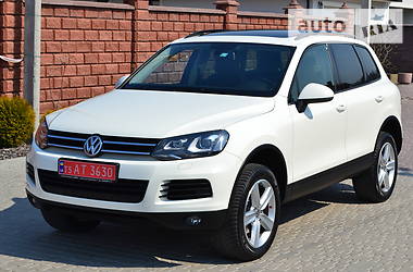 Позашляховик / Кросовер Volkswagen Touareg 2012 в 