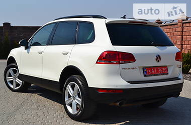 Позашляховик / Кросовер Volkswagen Touareg 2012 в 