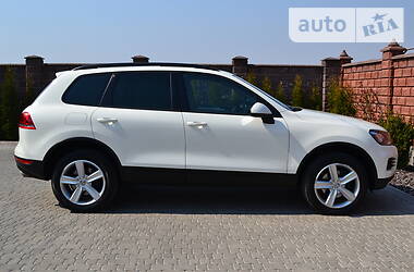 Позашляховик / Кросовер Volkswagen Touareg 2012 в 