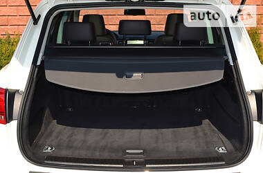 Позашляховик / Кросовер Volkswagen Touareg 2012 в 