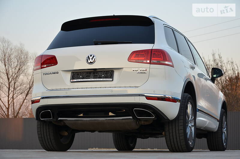 Позашляховик / Кросовер Volkswagen Touareg 2015 в Луцьку
