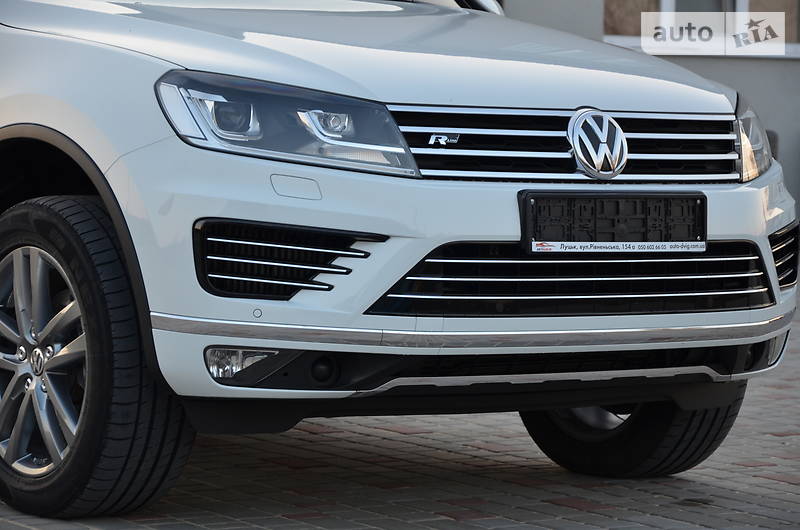 Позашляховик / Кросовер Volkswagen Touareg 2015 в Луцьку