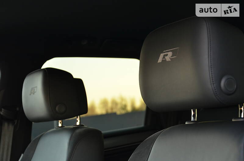 Позашляховик / Кросовер Volkswagen Touareg 2015 в Луцьку