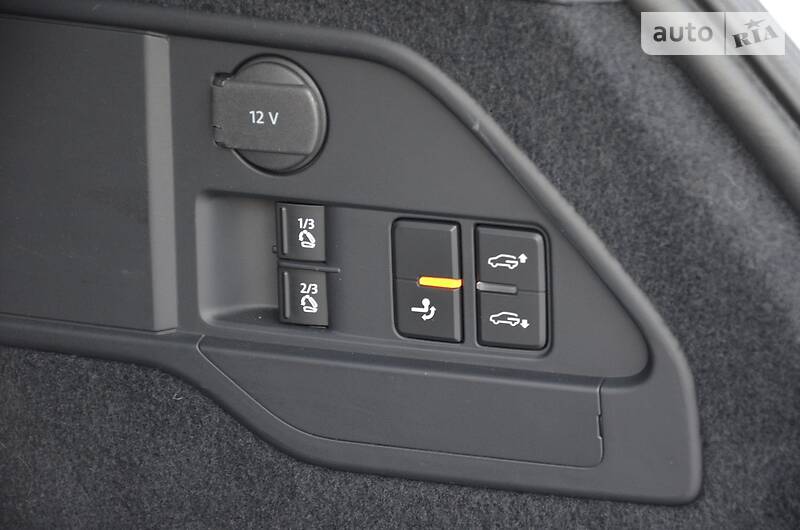 Позашляховик / Кросовер Volkswagen Touareg 2015 в Луцьку