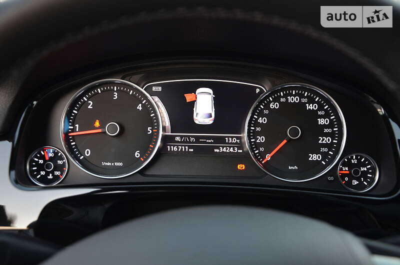 Позашляховик / Кросовер Volkswagen Touareg 2015 в Луцьку