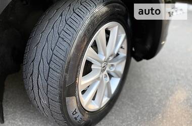 Позашляховик / Кросовер Volkswagen Touareg 2013 в 