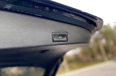 Позашляховик / Кросовер Volkswagen Touareg 2013 в 