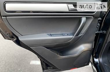 Позашляховик / Кросовер Volkswagen Touareg 2013 в 