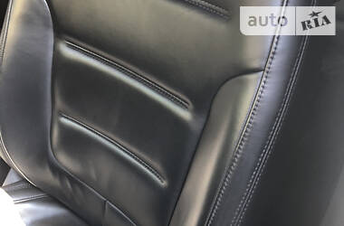 Позашляховик / Кросовер Volkswagen Touareg 2012 в 