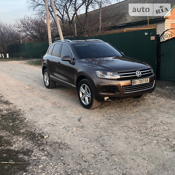 Позашляховик / Кросовер Volkswagen Touareg 2012 в 