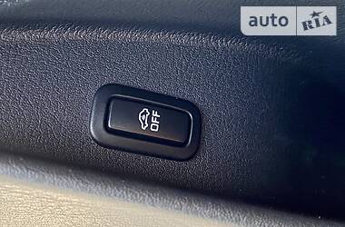 Позашляховик / Кросовер Volkswagen Touareg 2016 в 
