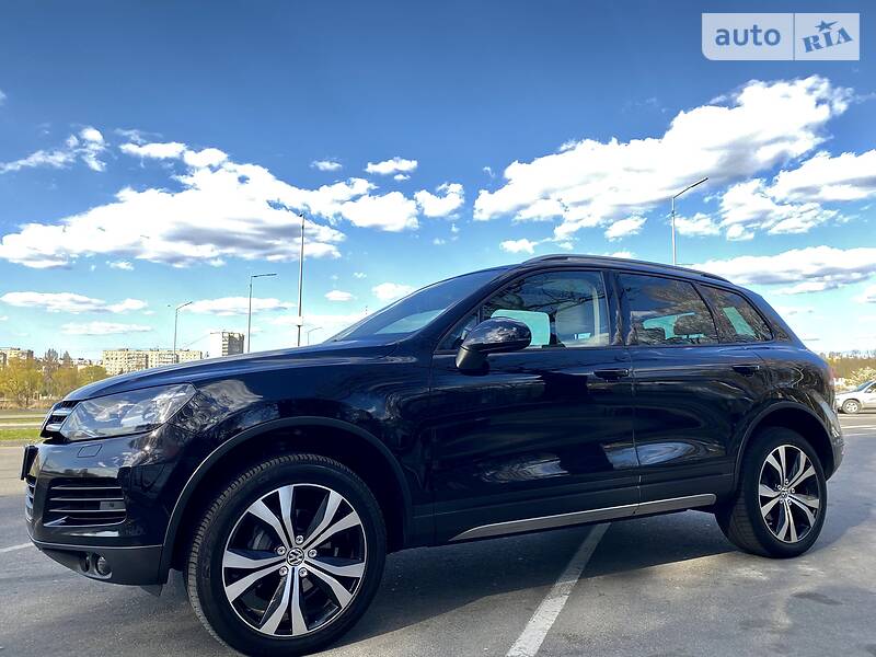 Внедорожник / Кроссовер Volkswagen Touareg 2014 в Виннице