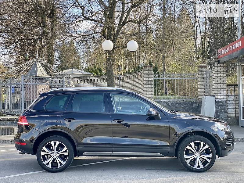 Внедорожник / Кроссовер Volkswagen Touareg 2014 в Виннице
