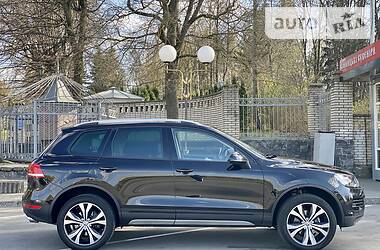 Позашляховик / Кросовер Volkswagen Touareg 2014 в 