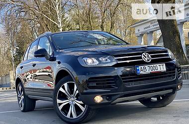 Позашляховик / Кросовер Volkswagen Touareg 2014 в 