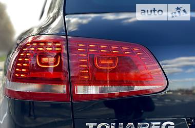 Позашляховик / Кросовер Volkswagen Touareg 2014 в 