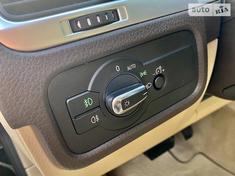 Внедорожник / Кроссовер Volkswagen Touareg 2014 в Виннице