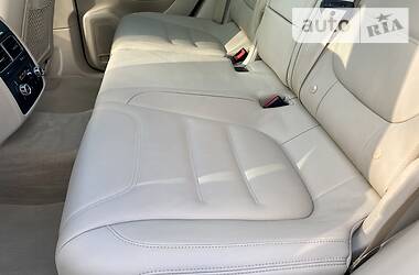 Позашляховик / Кросовер Volkswagen Touareg 2014 в 