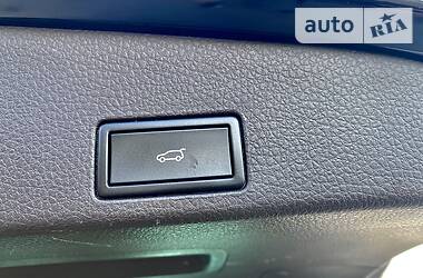 Позашляховик / Кросовер Volkswagen Touareg 2014 в 