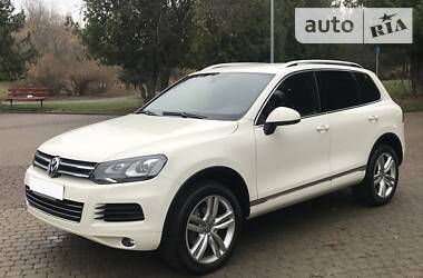 Позашляховик / Кросовер Volkswagen Touareg 2011 в 