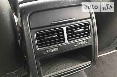 Позашляховик / Кросовер Volkswagen Touareg 2011 в 