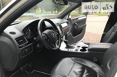 Позашляховик / Кросовер Volkswagen Touareg 2011 в 