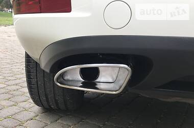 Позашляховик / Кросовер Volkswagen Touareg 2011 в 