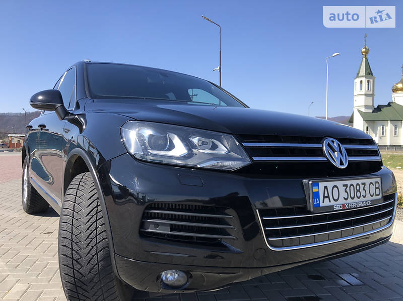 Позашляховик / Кросовер Volkswagen Touareg 2012 в Хусті