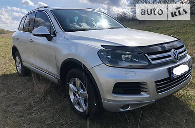 Позашляховик / Кросовер Volkswagen Touareg 2011 в 