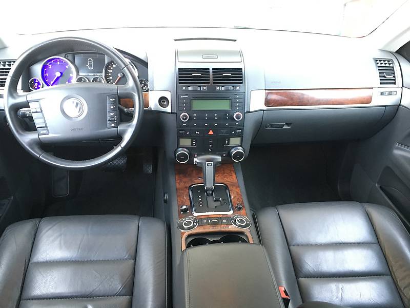 Позашляховик / Кросовер Volkswagen Touareg 2008 в Новомосковську