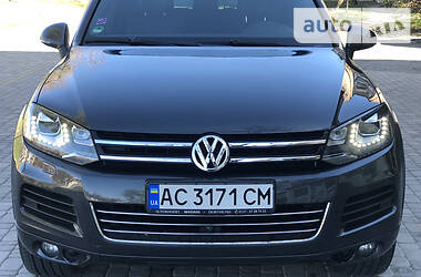 Позашляховик / Кросовер Volkswagen Touareg 2013 в 