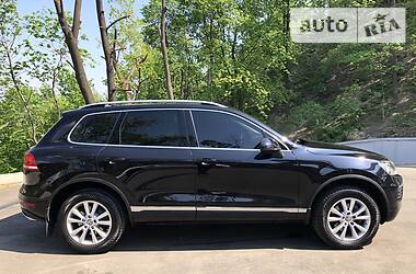 Позашляховик / Кросовер Volkswagen Touareg 2011 в 