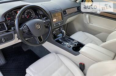Позашляховик / Кросовер Volkswagen Touareg 2015 в 