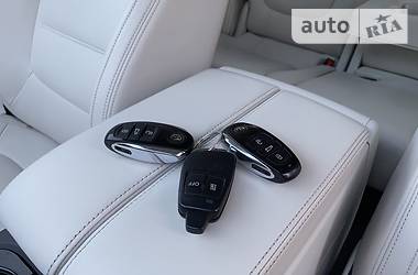 Позашляховик / Кросовер Volkswagen Touareg 2015 в 