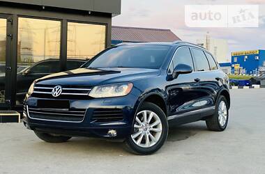 Позашляховик / Кросовер Volkswagen Touareg 2012 в 