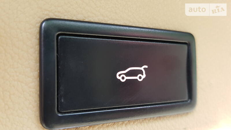 Позашляховик / Кросовер Volkswagen Touareg 2009 в Полтаві