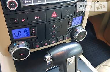 Позашляховик / Кросовер Volkswagen Touareg 2009 в 